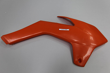 Пластик передний правый J1/J5/J5pro  J1F17OR